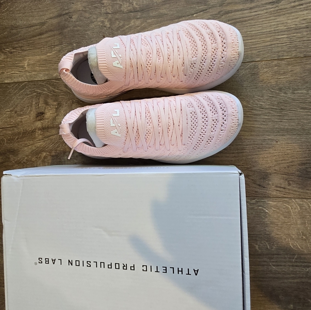 APL Women's Techloom Wave Bleached Pink Sneakers Size 7 New - Picture 5 of 5